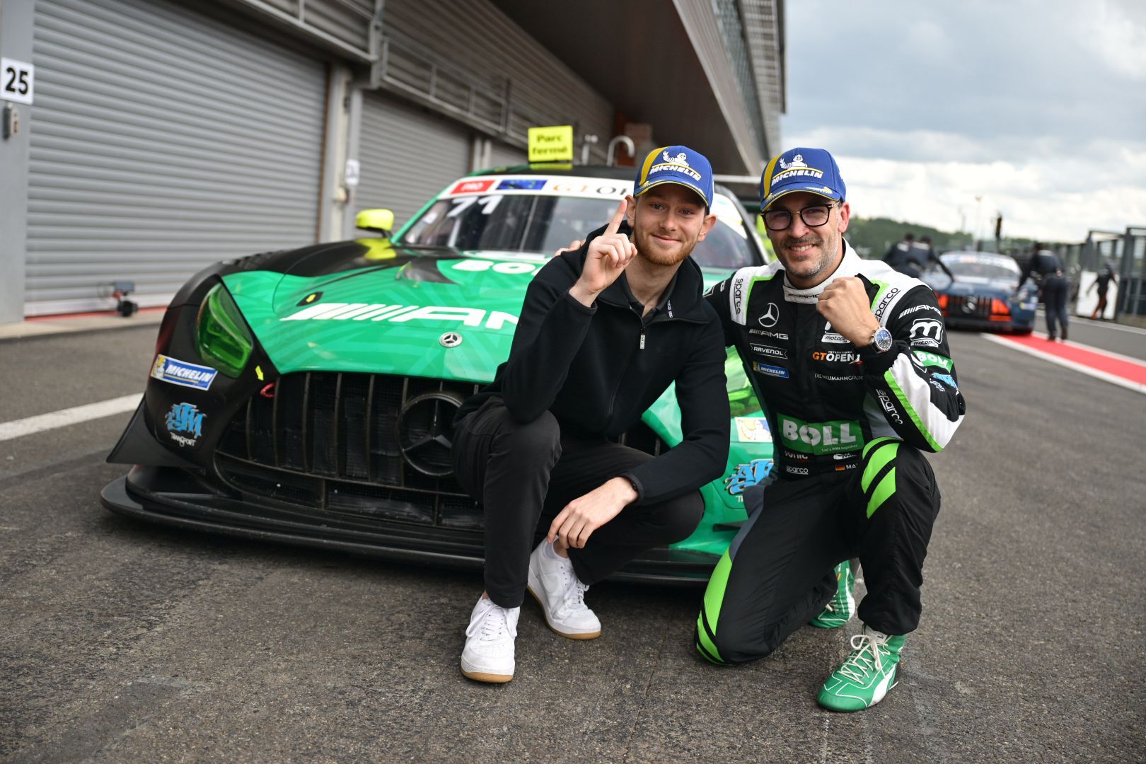Mansell and Götz (Motopark Mercedes) dominate their respective sessions to take pole for the Spa 500